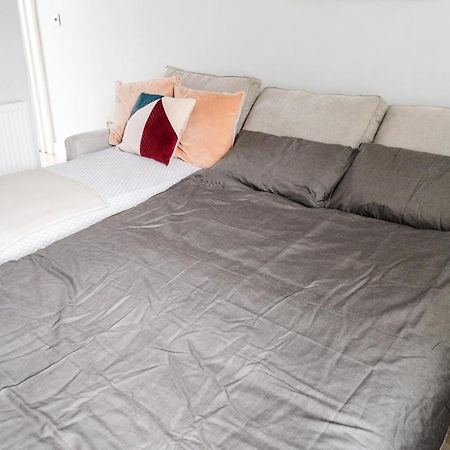 Villa Churnet Valley Townhouse - Modern Cheadle House Extérieur photo