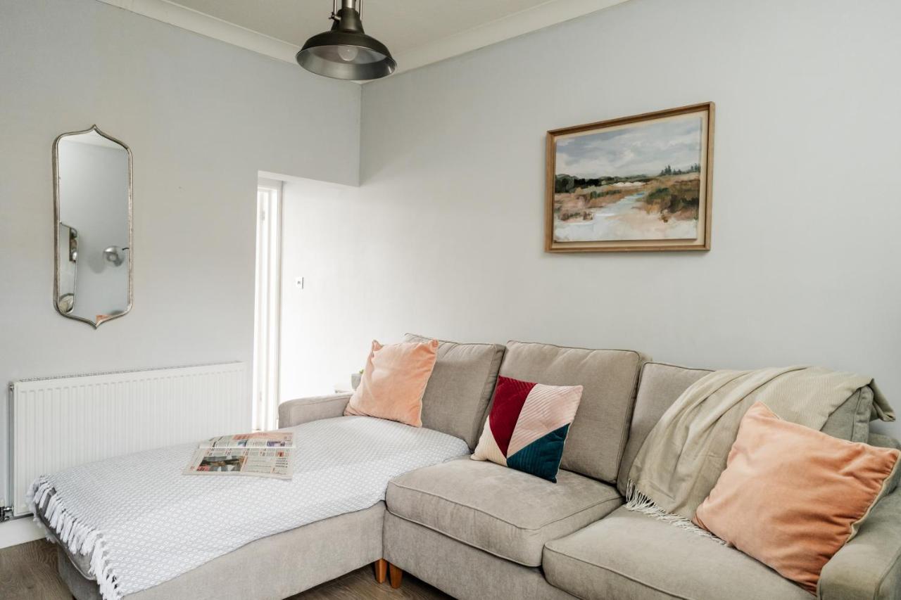 Villa Churnet Valley Townhouse - Modern Cheadle House Extérieur photo