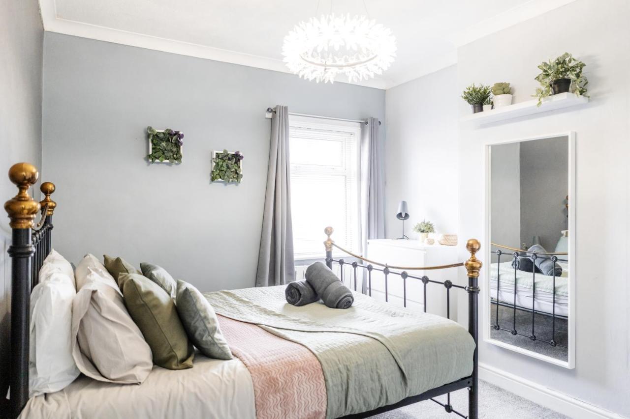Villa Churnet Valley Townhouse - Modern Cheadle House Extérieur photo