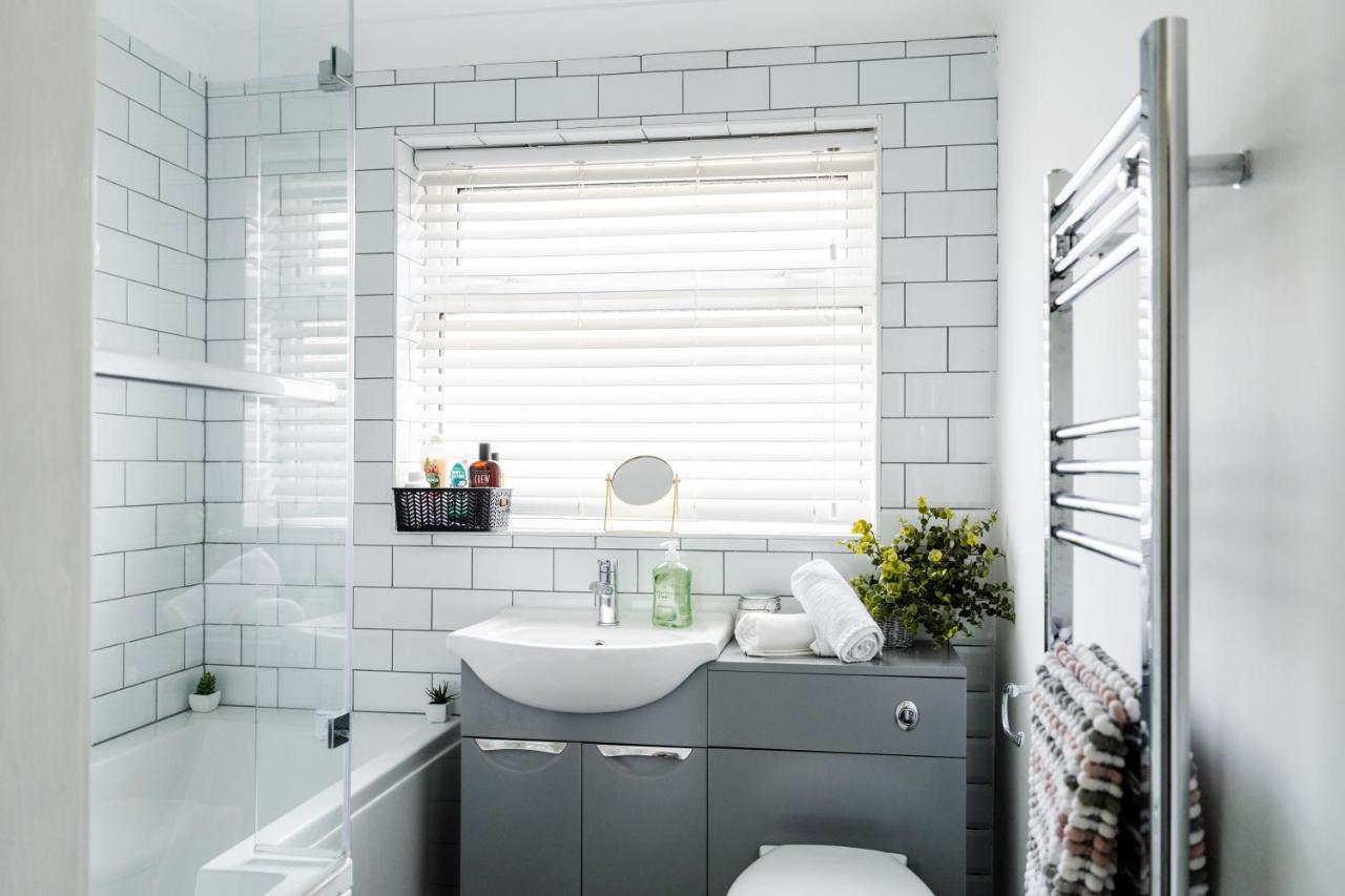 Villa Churnet Valley Townhouse - Modern Cheadle House Extérieur photo